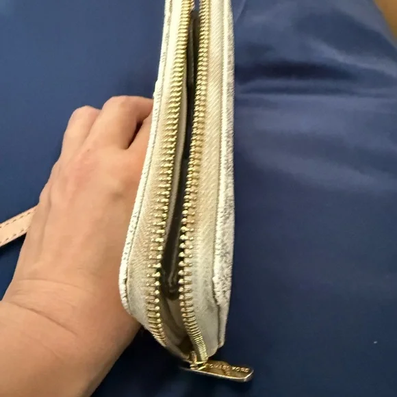 MK Mini Wristlet or Wallet w/strap - Picture 5 of 7